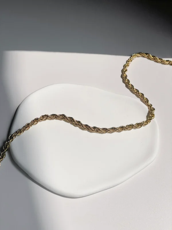 Aziza Twist Chain Necklace - Image 3