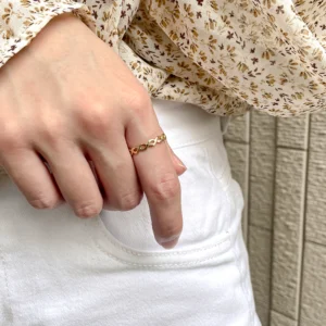 Felicia Ring